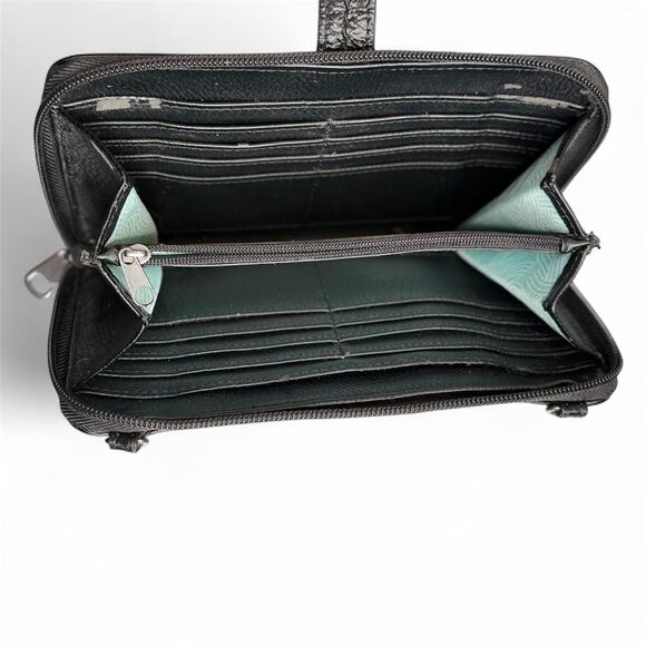 The Sak Black Iris Leather Wallet Card Slots Zipper Closure Pouch - Picture 2 of 4